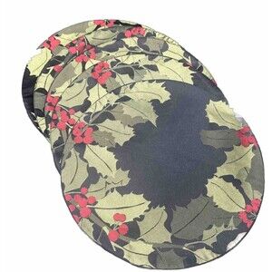 St Nicholas Square Round CHRISTMAS WREATH W/ Holly Berries Placemats Set Of 5